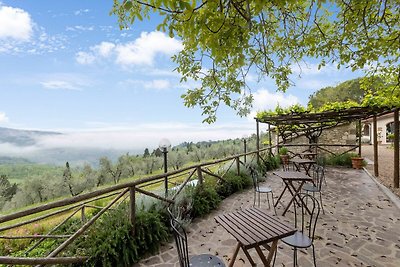 Ferienhaus in Pelago mit Garten