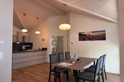 Ferienhaus mit Sauna und Whirlpool in Bad...