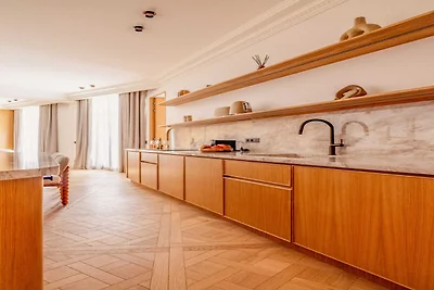 Luxe A/C Apt - 6P/3BDR - Arc de Triomphe