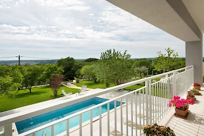 Villa in Stanisovi mit Schwimmbecken