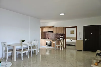 Apartament w Sarandzie z Widokiem na Morze
