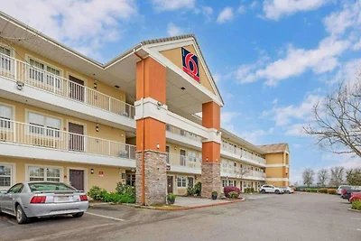 1 Kingsize Bed | Mob Acc Ri Shwr Ste Nsmk...