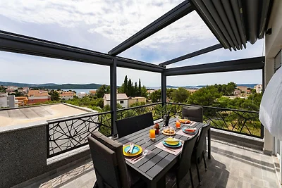 Helles Penthouse mit Meerblick, Hvar