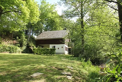 Idyllisches Ferienhaus mit Sauna in Stoumont