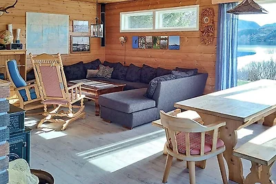 12 persone case ad Kvenvær