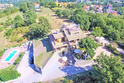 Panoramische villa met zwembad en bubbelbad