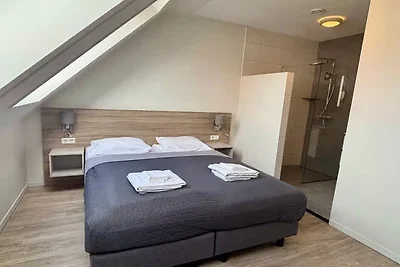 Die Lodge befindet sich am Kirchplatz.