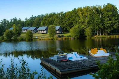 Chalet in Nontron met verwarmd zwembad