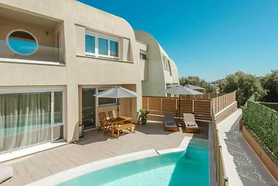 Elegante Familienvilla mit Pool in Syvota