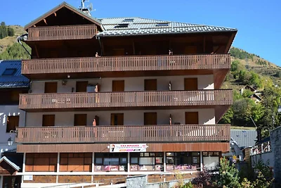 4 Zimmer + 2 Zwischengeschosse, 12 Schlafplät...