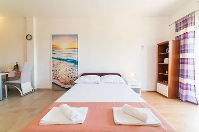 Tranquil and Stylish Apartment Kastel Novi - ...