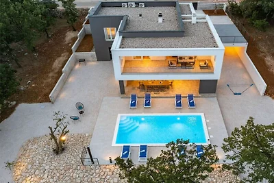 Seaview Villa Deep Green with pool