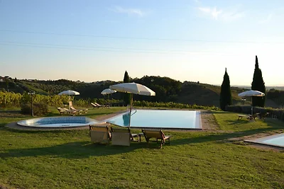 Gemütliches Ferienhaus mit Schwimmbad mit whi...