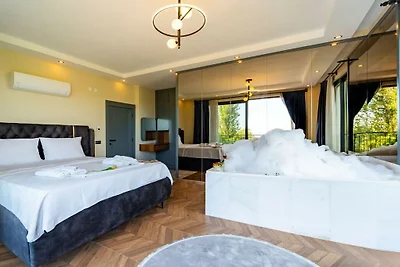 Villa in Kas mit Schwimmbecken