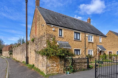 Cottage per famiglie a Bower Hinton
