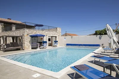 Villa in Valtura mit Schwimmbecken