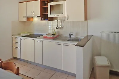Wohnung im Haus Pink Starigrad Paklenica