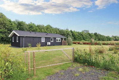 4 Sterne Ferienhaus in Væggerløse-By Traum