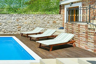 Villa in pietra Anita con piscina