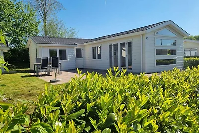 Chalet vlakbij de golfbaan op vakantiepark