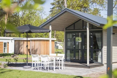 Schönes kleines Haus mit Veranda, 2 km.