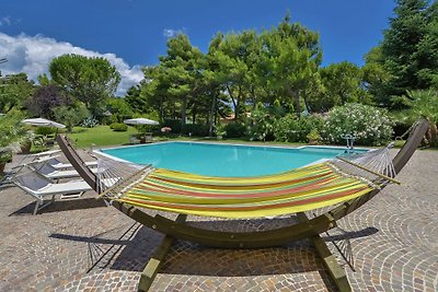 Luxurious Villa in Pesaro with Garden