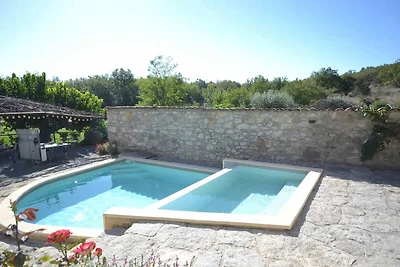 Vintage-Ferienhaus in Lanas mit Swimmingpool
