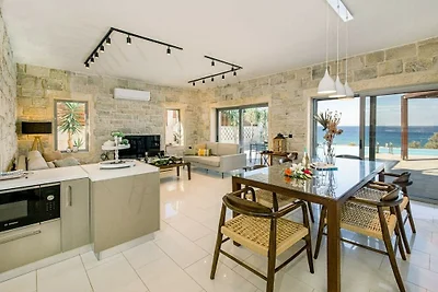Villa in Sfinari with swimming pool