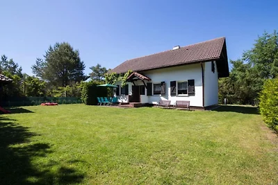 Großes Ferienhaus mit Garten in Lubiatów
