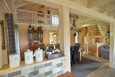Schönes Chalet mit Whirlpool und Sauna in...