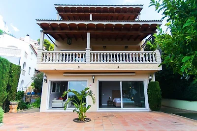 Villa in Roses mit Pool und Blick auf die...
