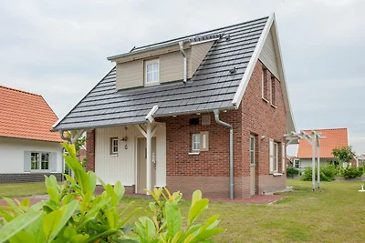 Neu gestaltete Villa mit Infrarotsauna in ein...