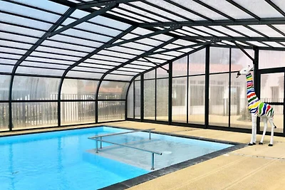 Mobilheim mit beheiztem Schwimmbad