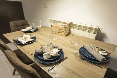 Downtown Koper Spacious Apartment with Balcon...