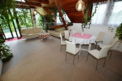 Casa a Bechyně con Piscina e Percorsi