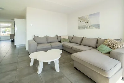 Ferienhaus in Uitdam mit Terrasse