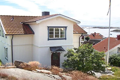 2 Personen Ferienhaus in KUNGSHAMN-By Traum