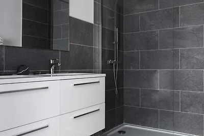 Cosy Central Apartment with Terrace