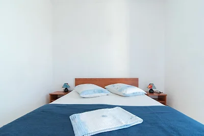Apartments Neva- Two Bedroom Apartment with B...