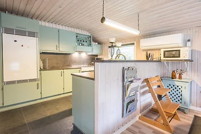 Helle Hutte mit uberdachter Terrasse-By Traum