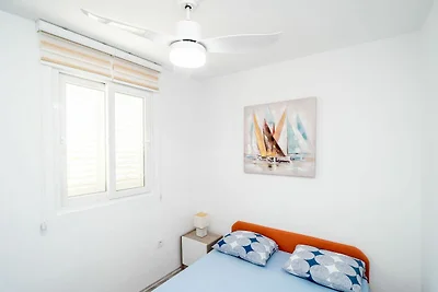 Apartment & Rooms Alan - Double Room with Sha...
