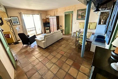 Appartement met Zeezicht en Zwembad