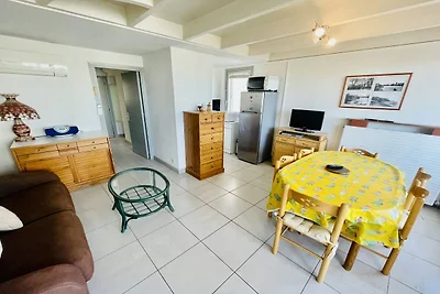 Ferienhaus am Wasser in Strandnähe