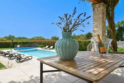 Villa a Sveti Lovreč con piscina
