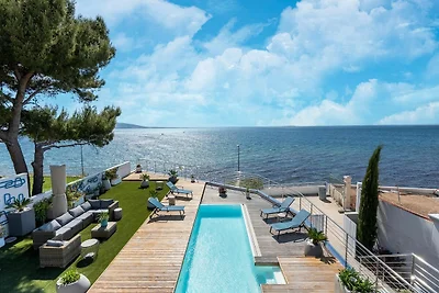 Villa mit privatem Pool und Blick auf die...