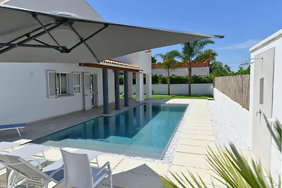 Grazioso app in villa con piscina, Fontane...