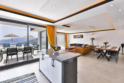 Villa in Kalkan mit Schwimmbecken
