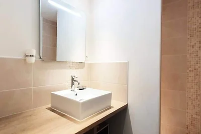 Place St Sauveur in piedi e comfort