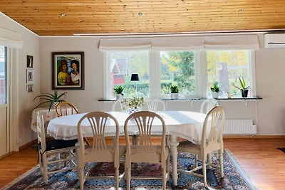 5 Personen Ferienhaus in MÖLLTORP-By Traum