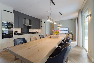 Moderna casa vacanze con piscina privata e...